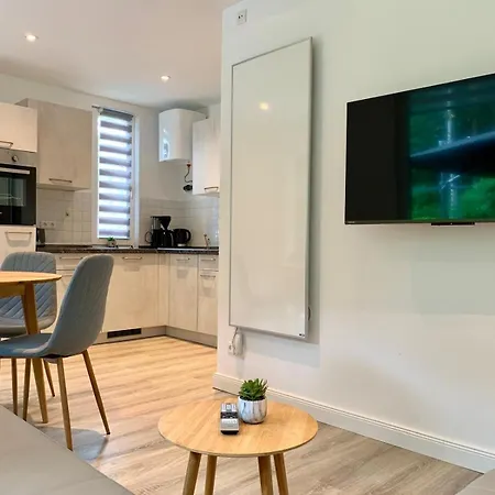 Modernes Waldhaus An Der Müritz-elde-wasserstraße *