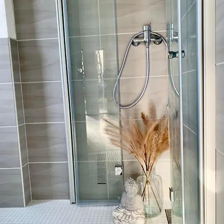 Modernes Waldhaus An Der Müritz-elde-wasserstraße *