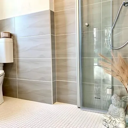 Modernes Waldhaus An Der Müritz-elde-wasserstraße *