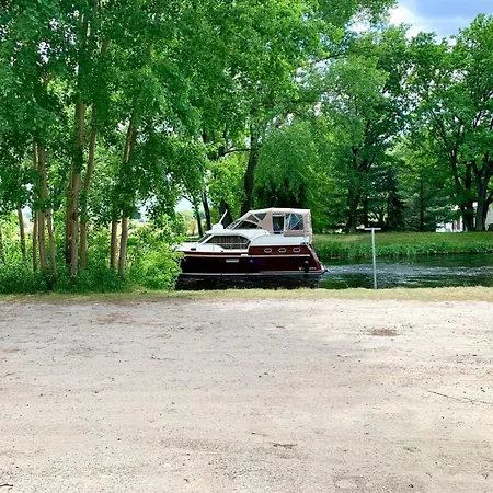 Modernes Waldhaus An Der Müritz-elde-wasserstraße Ferienhaus